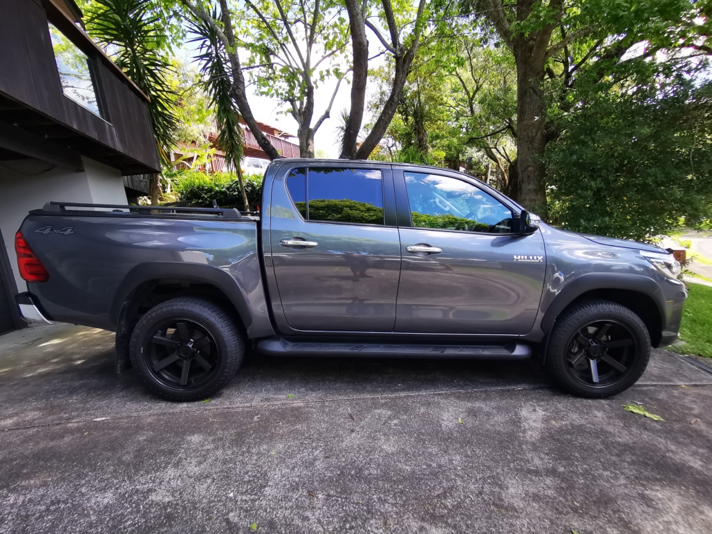HiLux REDARC Tow Pro Elite
